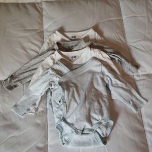 H&M long sleeve onesies 1-2 month